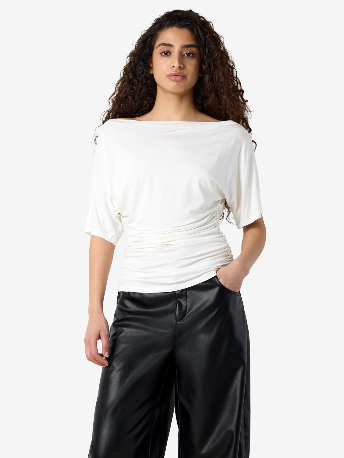 model_shot-front